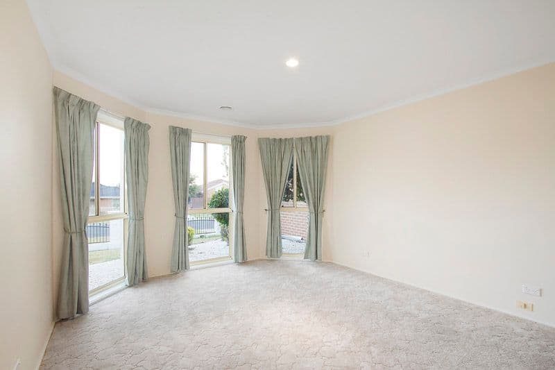 33  Hillview Drive, CARRUM DOWNS VIC 3201, Carrum Downs - Thumbnail 2