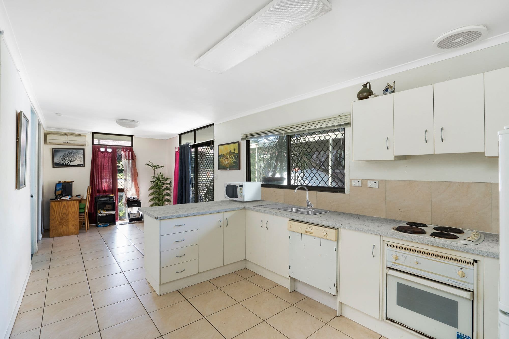 6 Cannon Street, Southport QLD 4215, Southport - Thumbnail 5