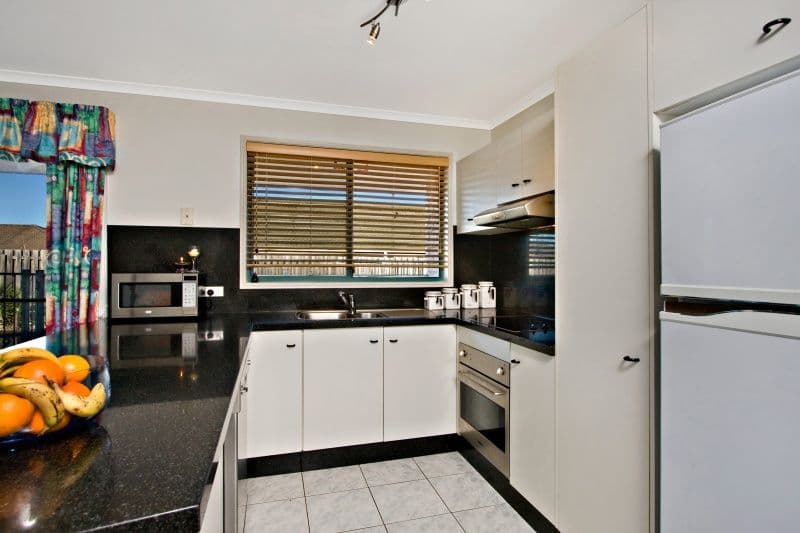 14 Rushton Court, MERRIMAC QLD 4226, Merrimac - Thumbnail 6