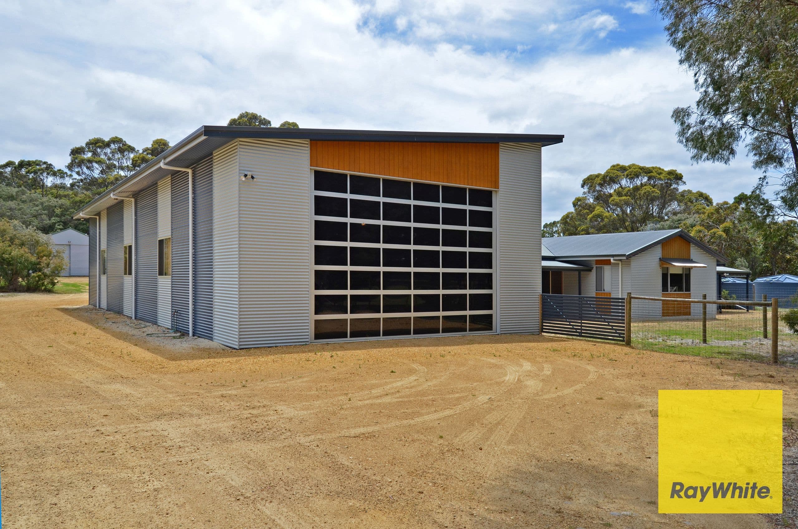 94 Wilson Street, Little Grove WA 6330, Little Grove - Thumbnail 4