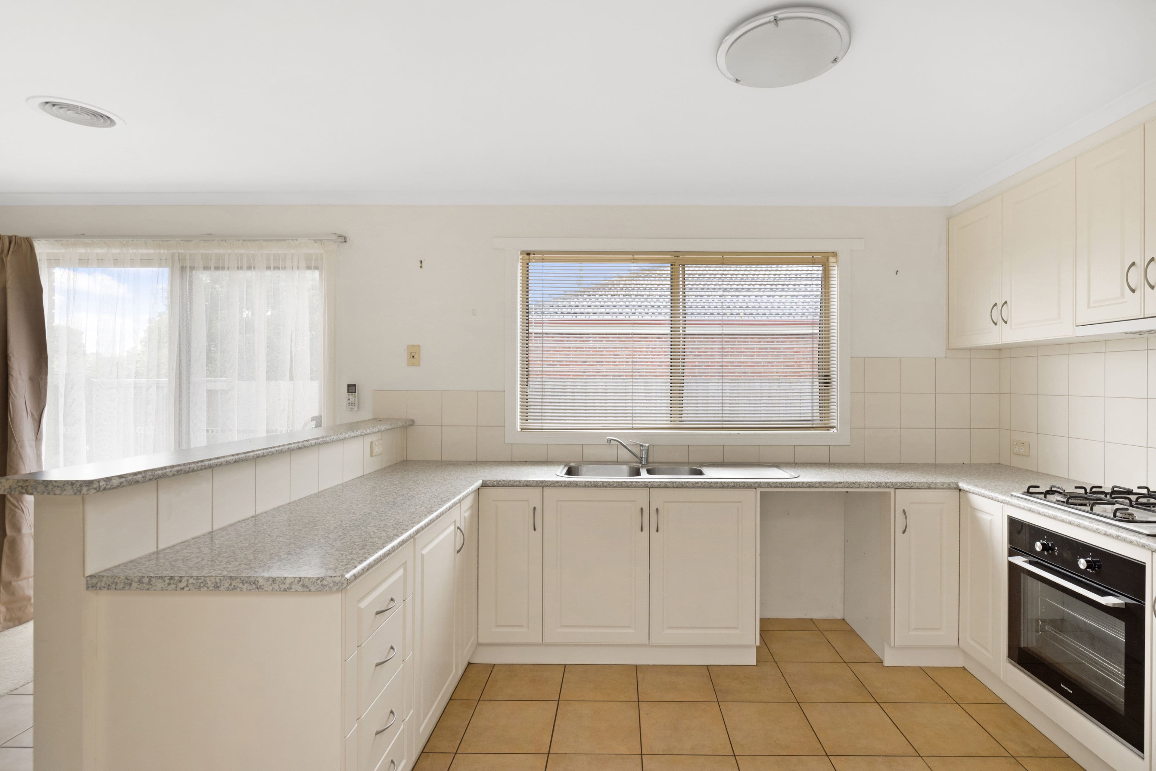 60 Gateway Road, Warrnambool VIC 3280, Warrnambool - Thumbnail 4