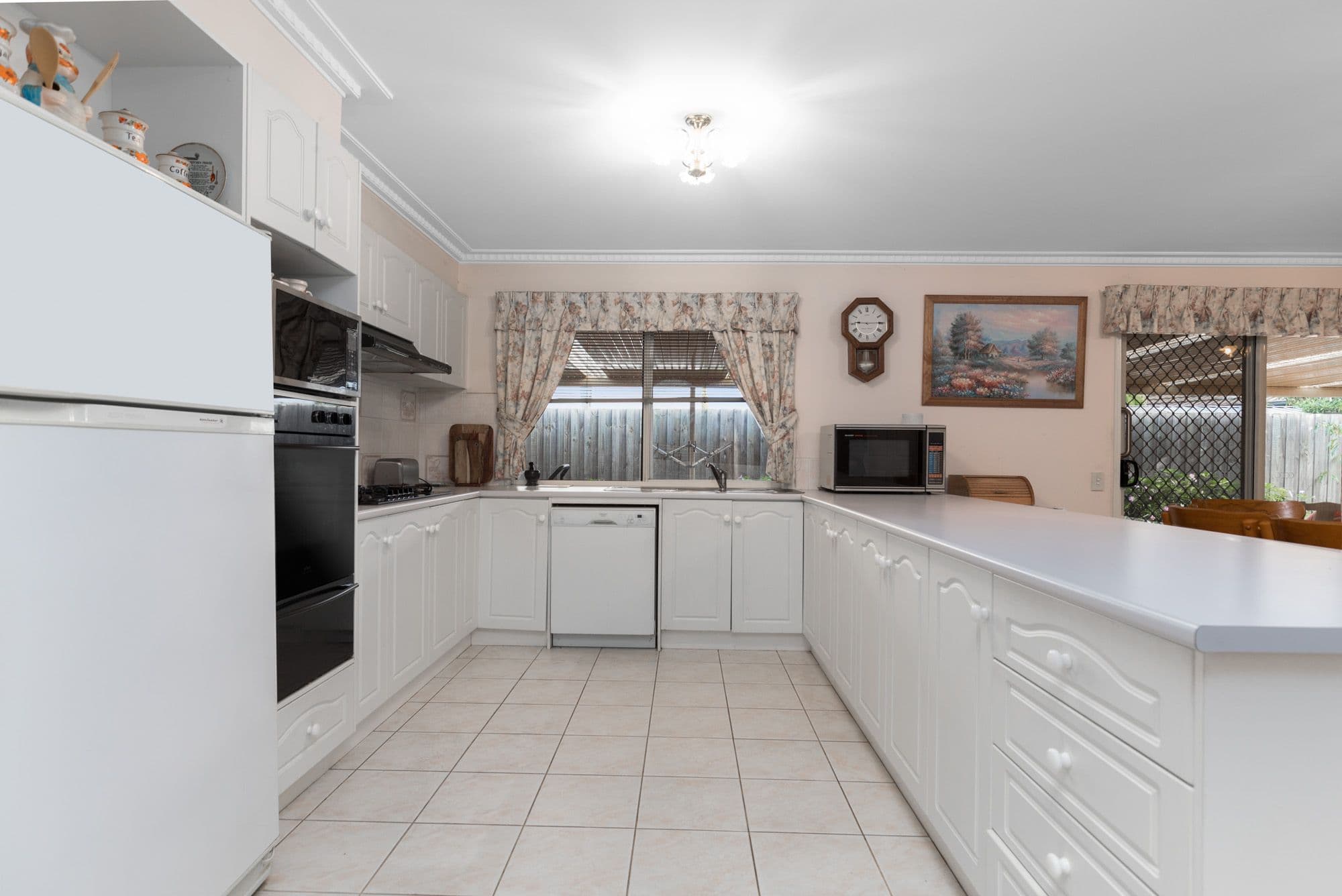 2 Whitehall Crescent, Werribee VIC 3030, Werribee - Thumbnail 5
