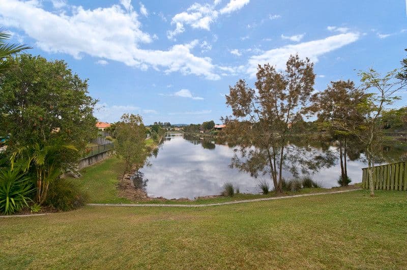 7 Gardendale Crescent, BURLEIGH WATERS QLD 4220, Burleigh Waters - Thumbnail 5