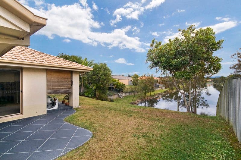 7 Gardendale Crescent, BURLEIGH WATERS QLD 4220, Burleigh Waters - Thumbnail 6