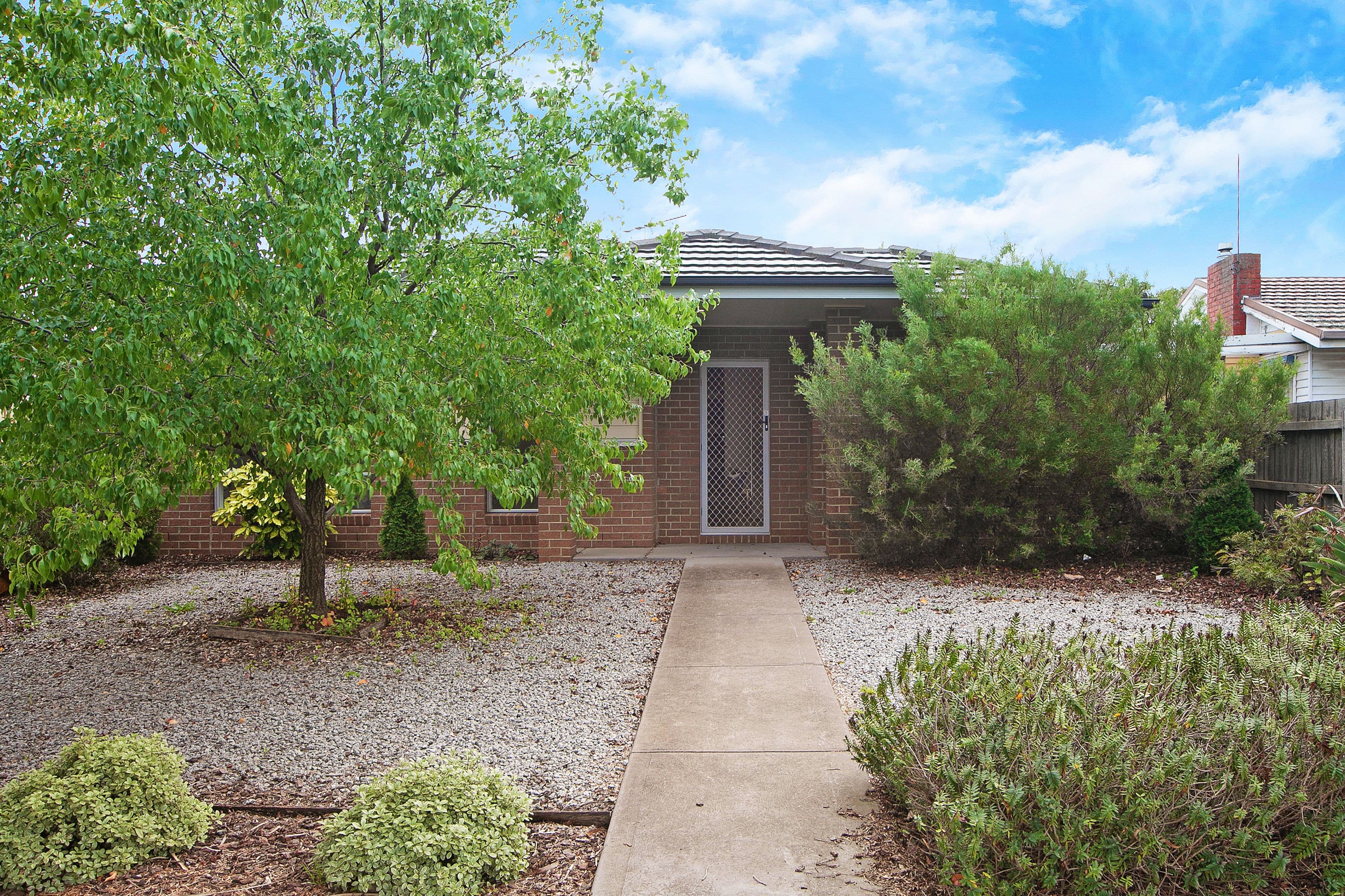51 Lane Crescent, Reservoir VIC 3073, Reservoir - Thumbnail 2