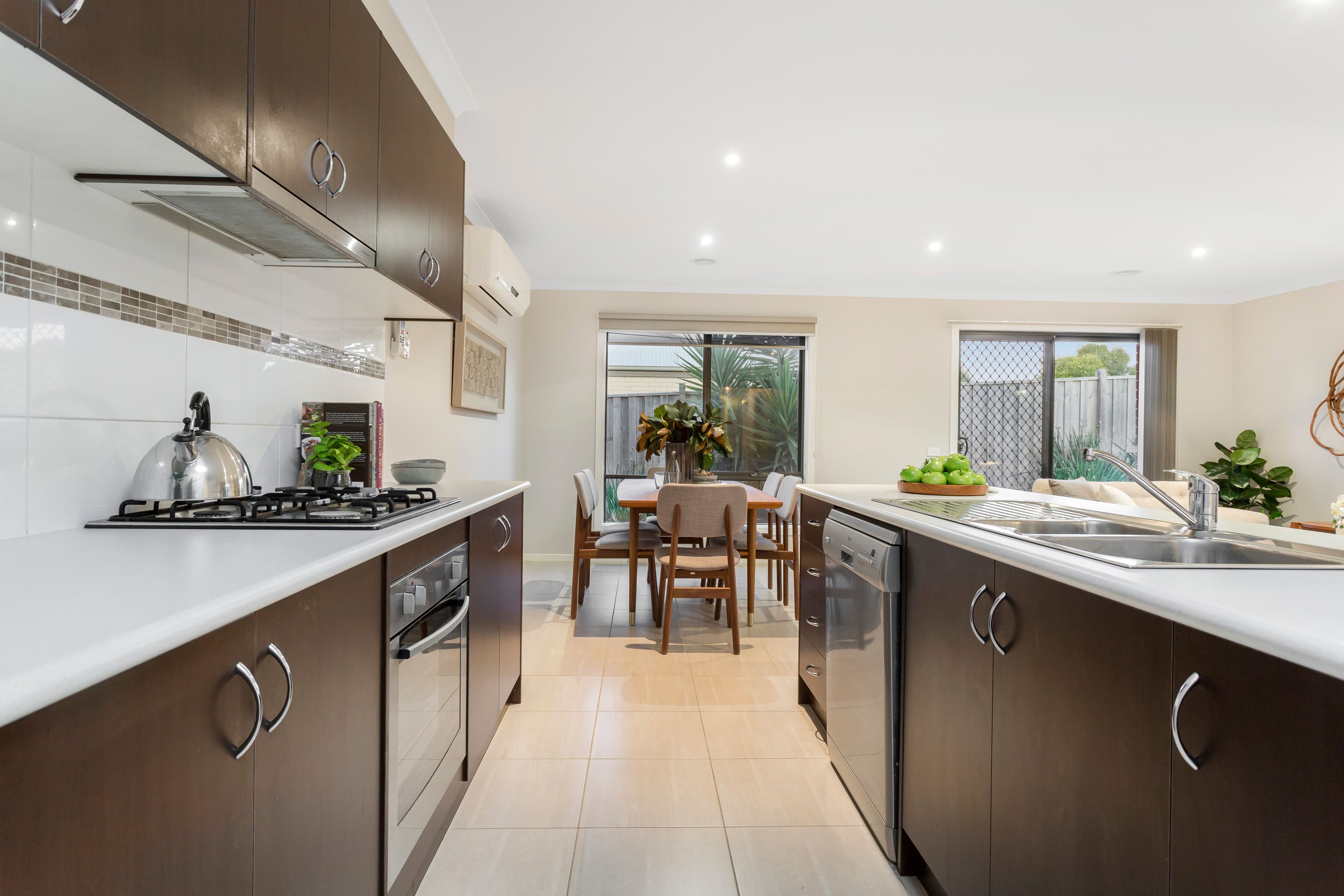 12 Alluvian Way, Carrum Downs VIC 3201, Carrum Downs - Thumbnail 2