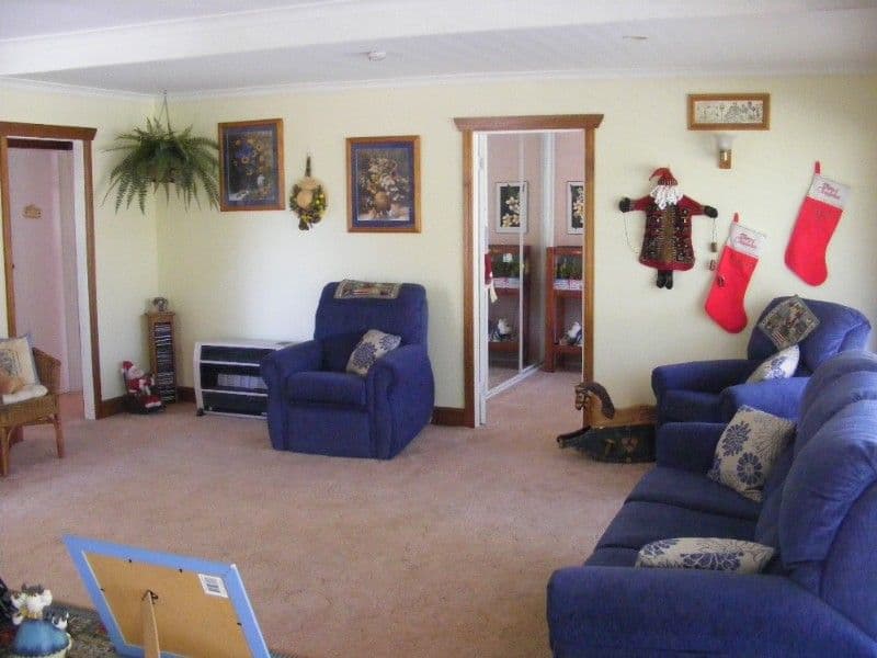 24 Elaine Avenue, BERKELEY VALE NSW 2261, Berkeley Vale - Thumbnail 2
