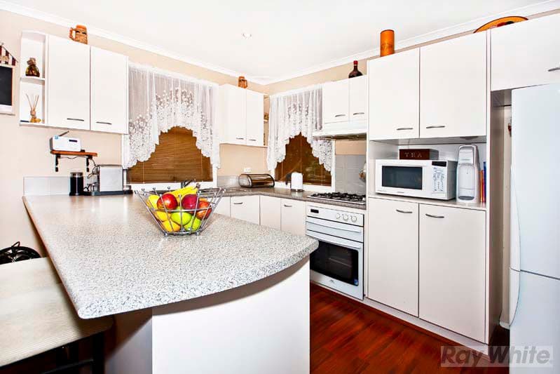 4  Bossley Road, BOSSLEY PARK NSW 2176, Bossley Park - Thumbnail 4