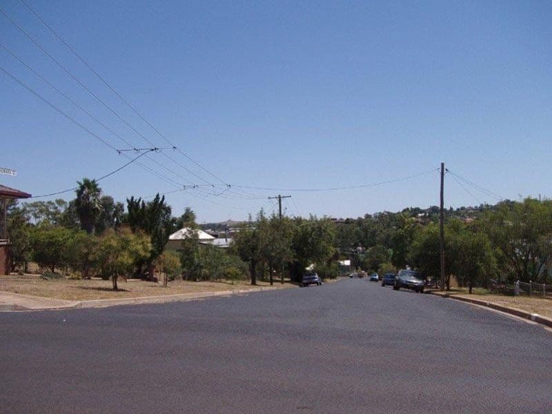 35 Medlyn Street, PARKES NSW 2870, Parkes - Thumbnail 8