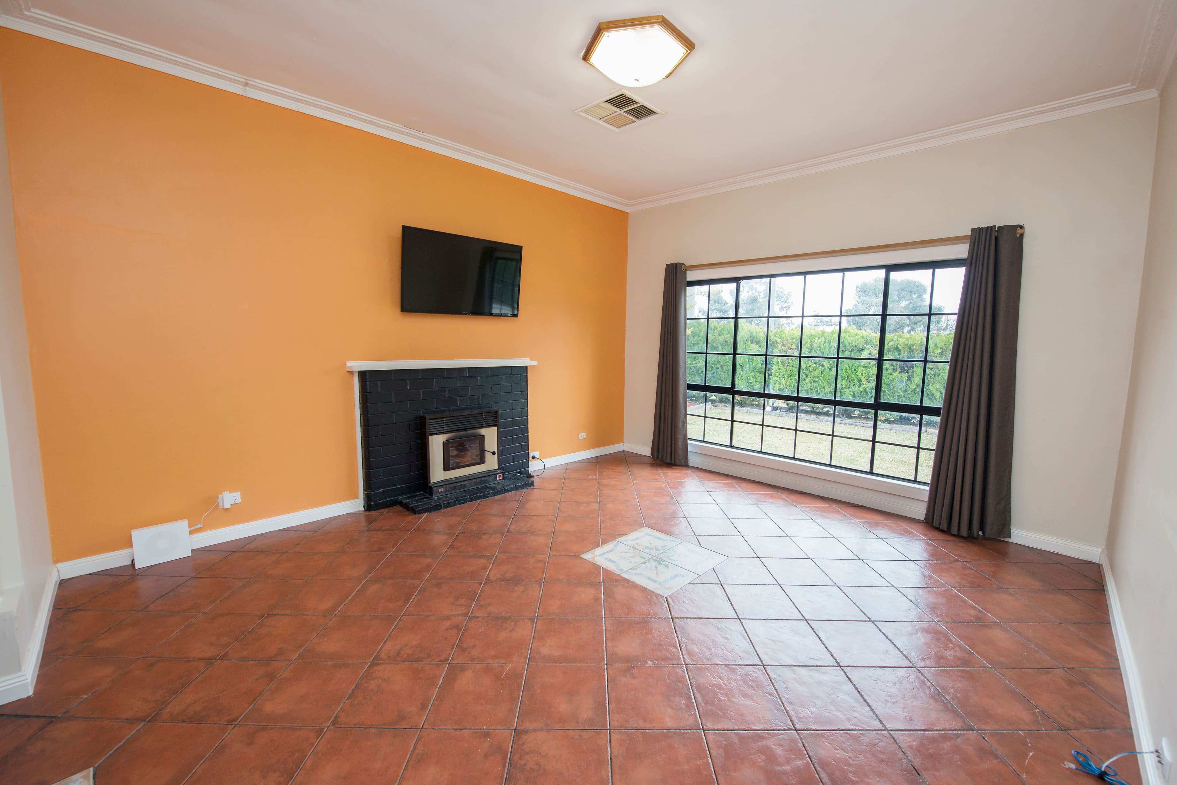 53 Palaroo Street, Swan Hill VIC 3585, Swan Hill - Thumbnail 2