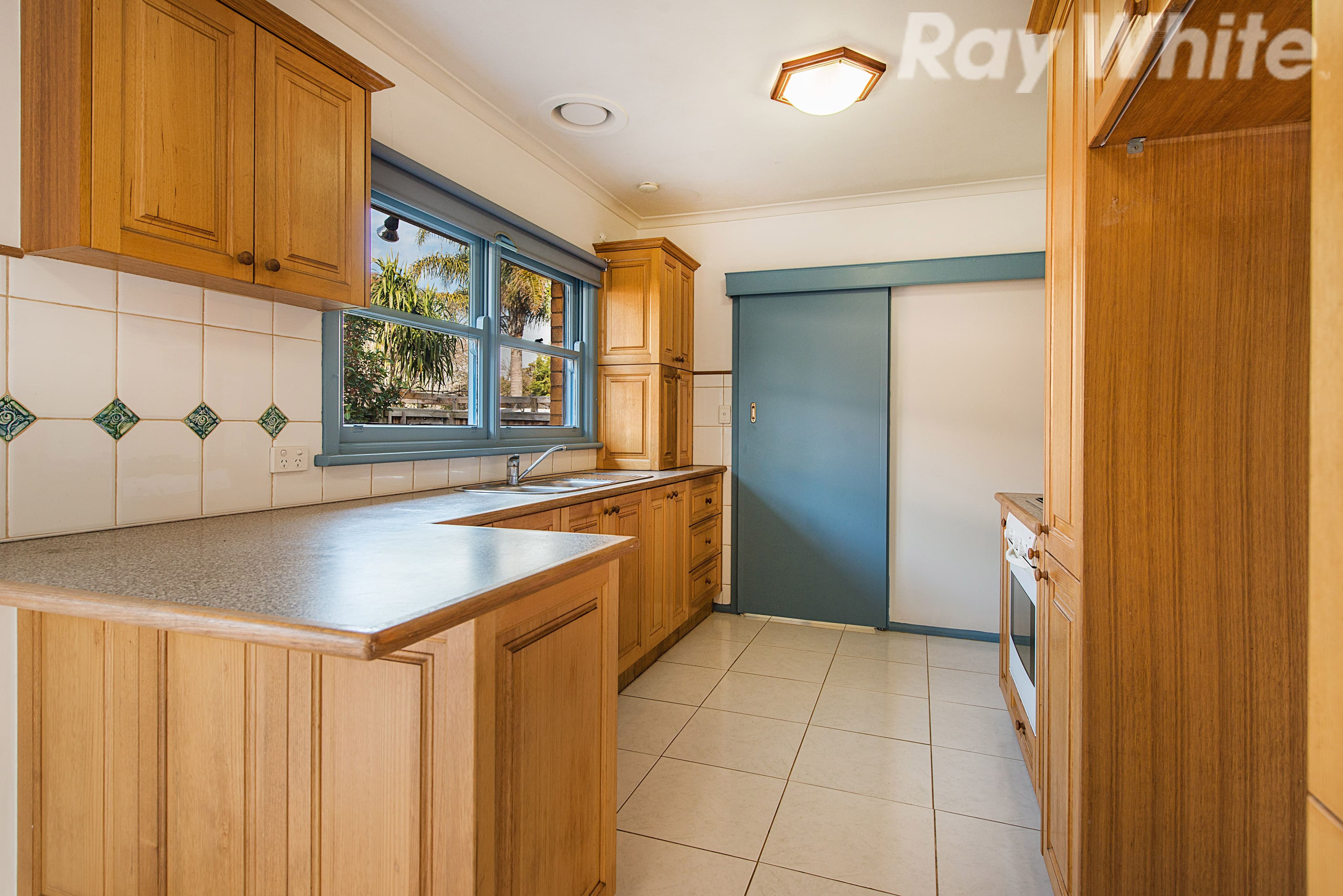 5 Bunnett Road, Knoxfield VIC 3180, Knoxfield - Thumbnail 4