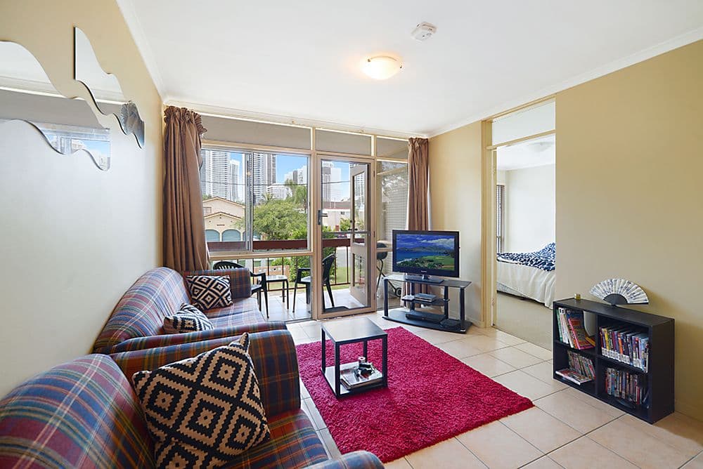 8 Darrambal Street, Chevron Island QLD 4217, Chevron Island - Thumbnail 2