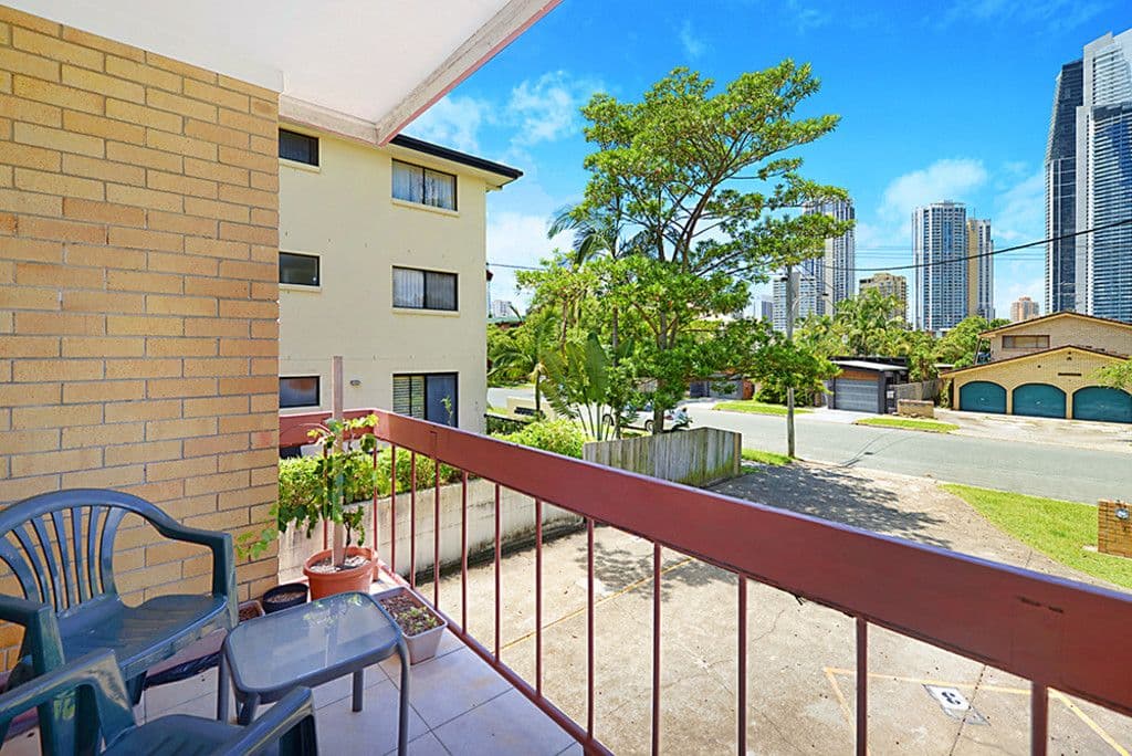 8 Darrambal Street, Chevron Island QLD 4217, Chevron Island - Thumbnail 3