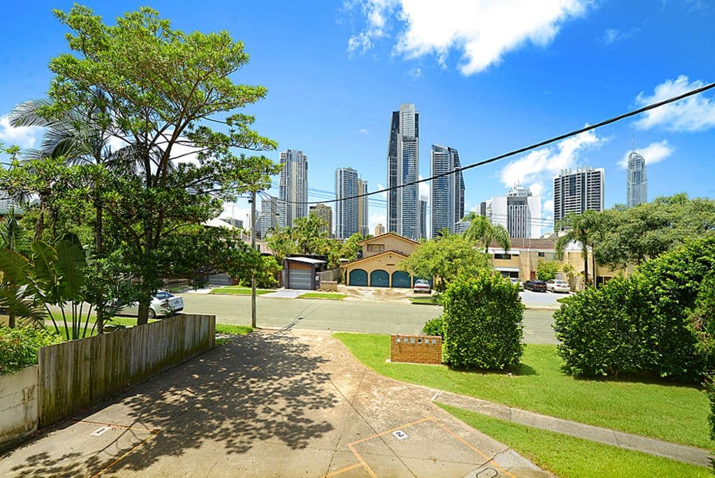 8 Darrambal Street, Chevron Island QLD 4217, Chevron Island - Thumbnail 4