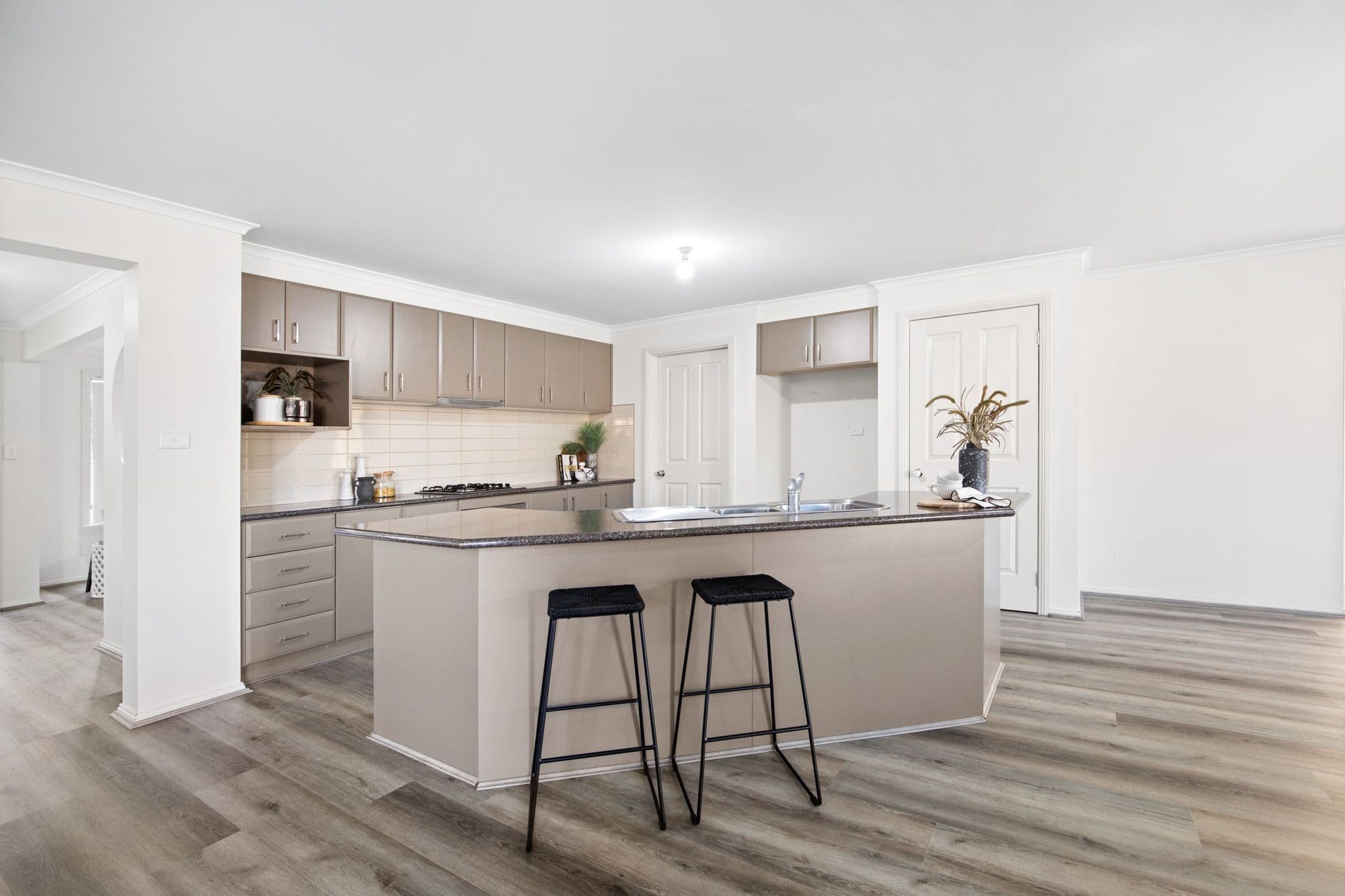 86 Rowes Road, Werribee VIC 3030, Werribee - Thumbnail 3