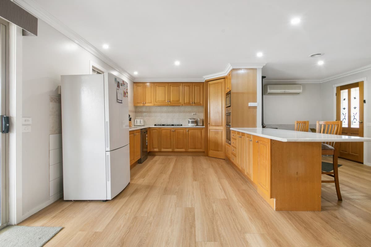 108-110 Hickox Street, Traralgon VIC 3844, Traralgon - Thumbnail 3
