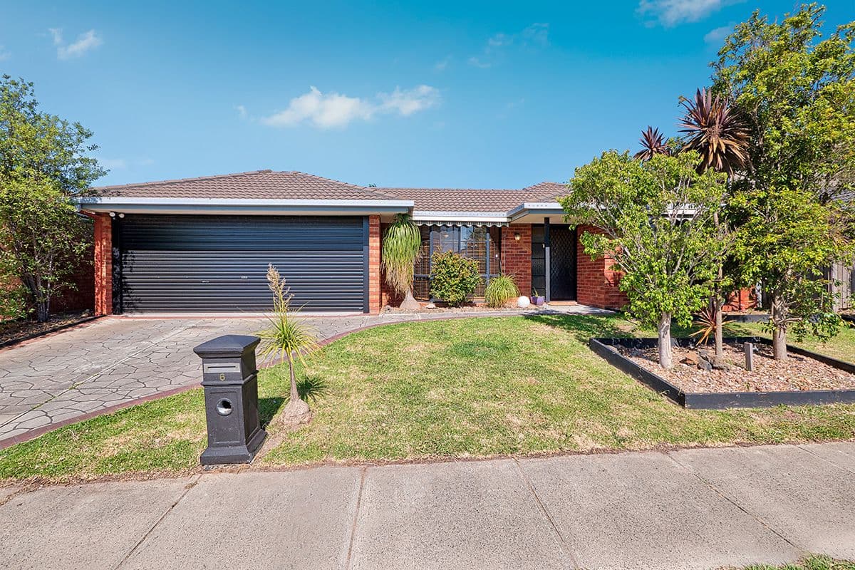 6 Lowther Court, Cranbourne North VIC 3977, Cranbourne North - Image 1