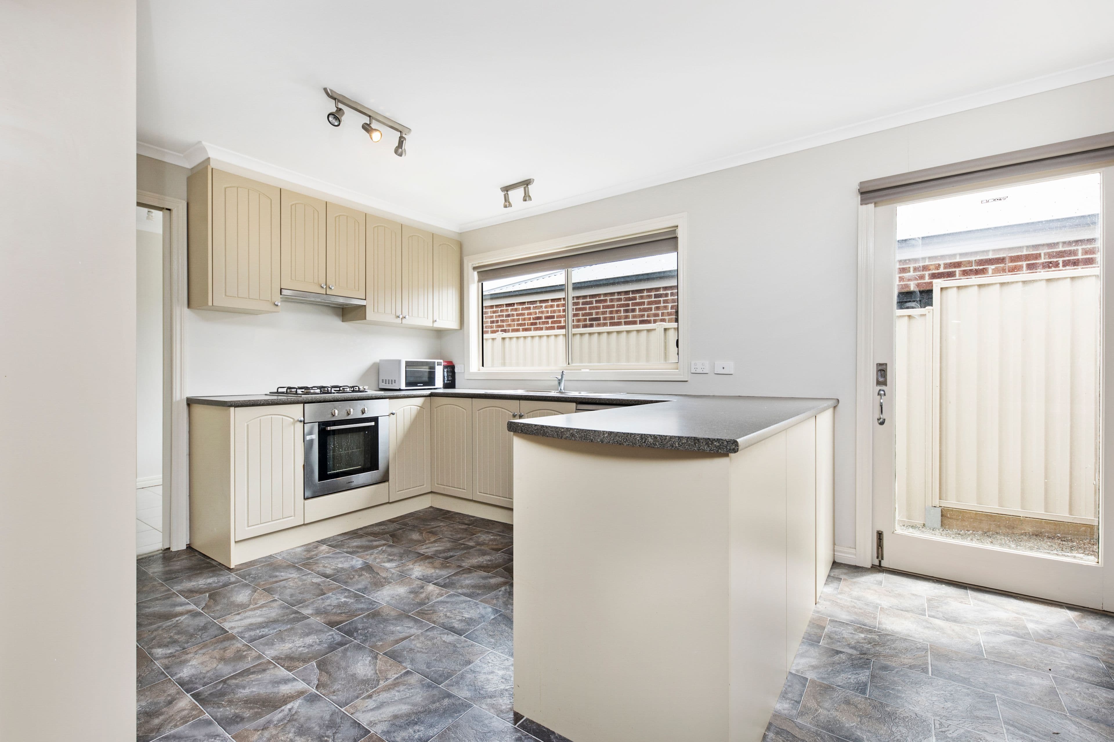 395 Humffray Street, Brown Hill VIC 3350, Brown Hill - Thumbnail 2
