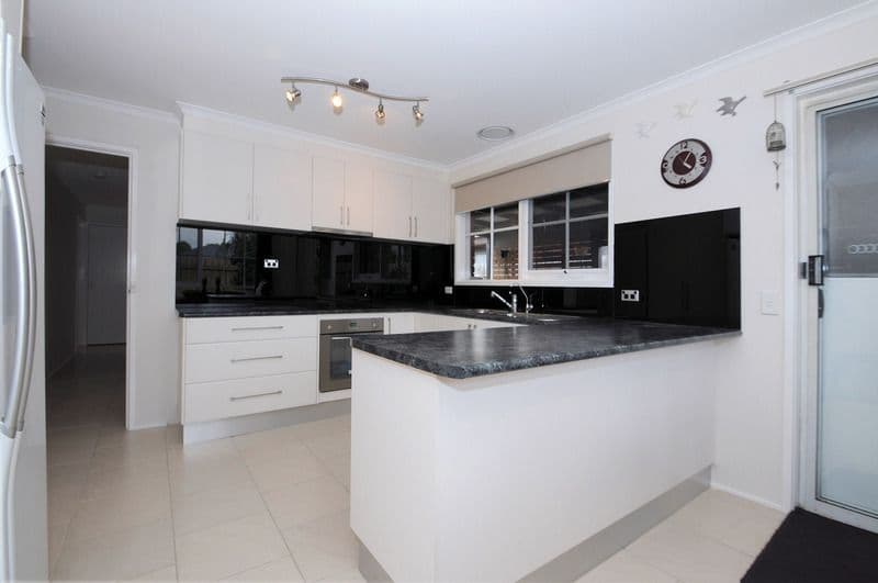 41 Houlder Avenue, JUNCTION VILLAGE VIC 3977, Junction Village - Thumbnail 2