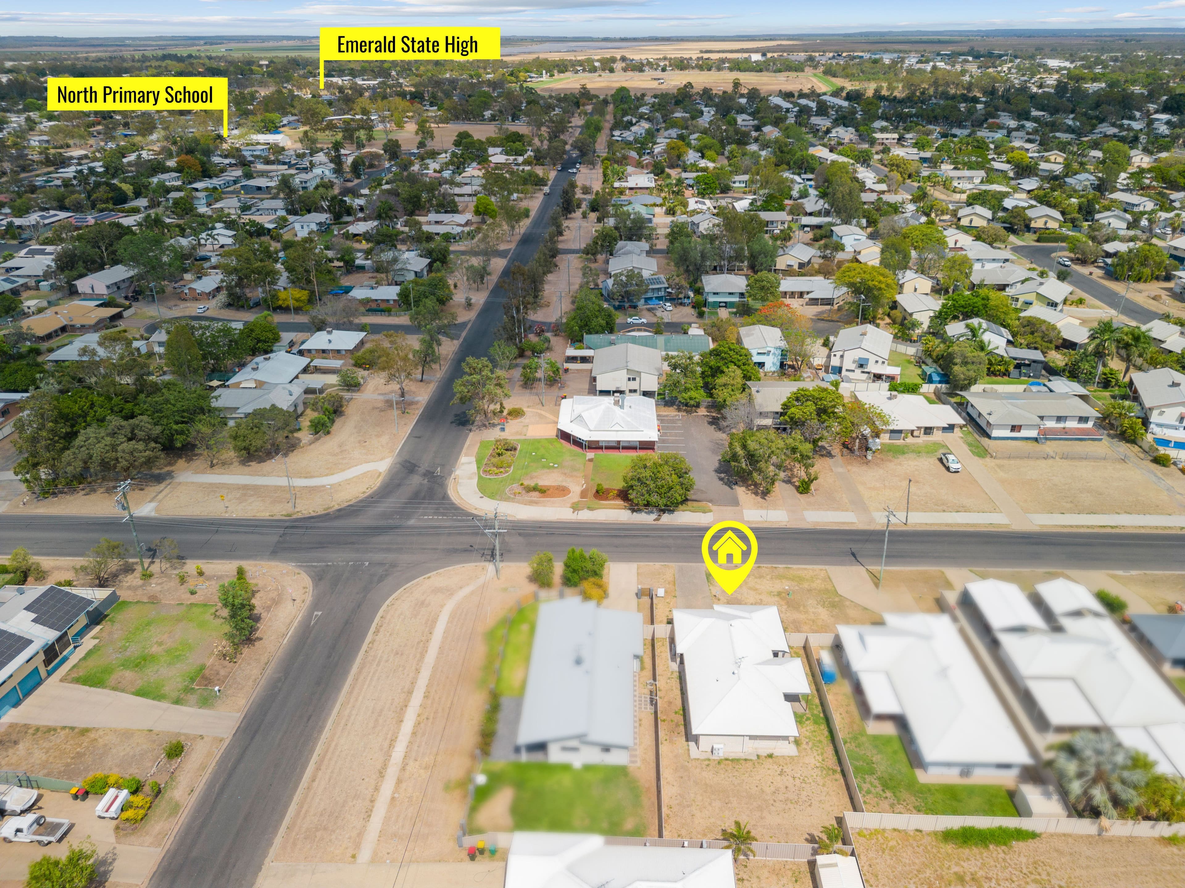 140 Opal Street, Emerald QLD 4720, Emerald - Thumbnail 2
