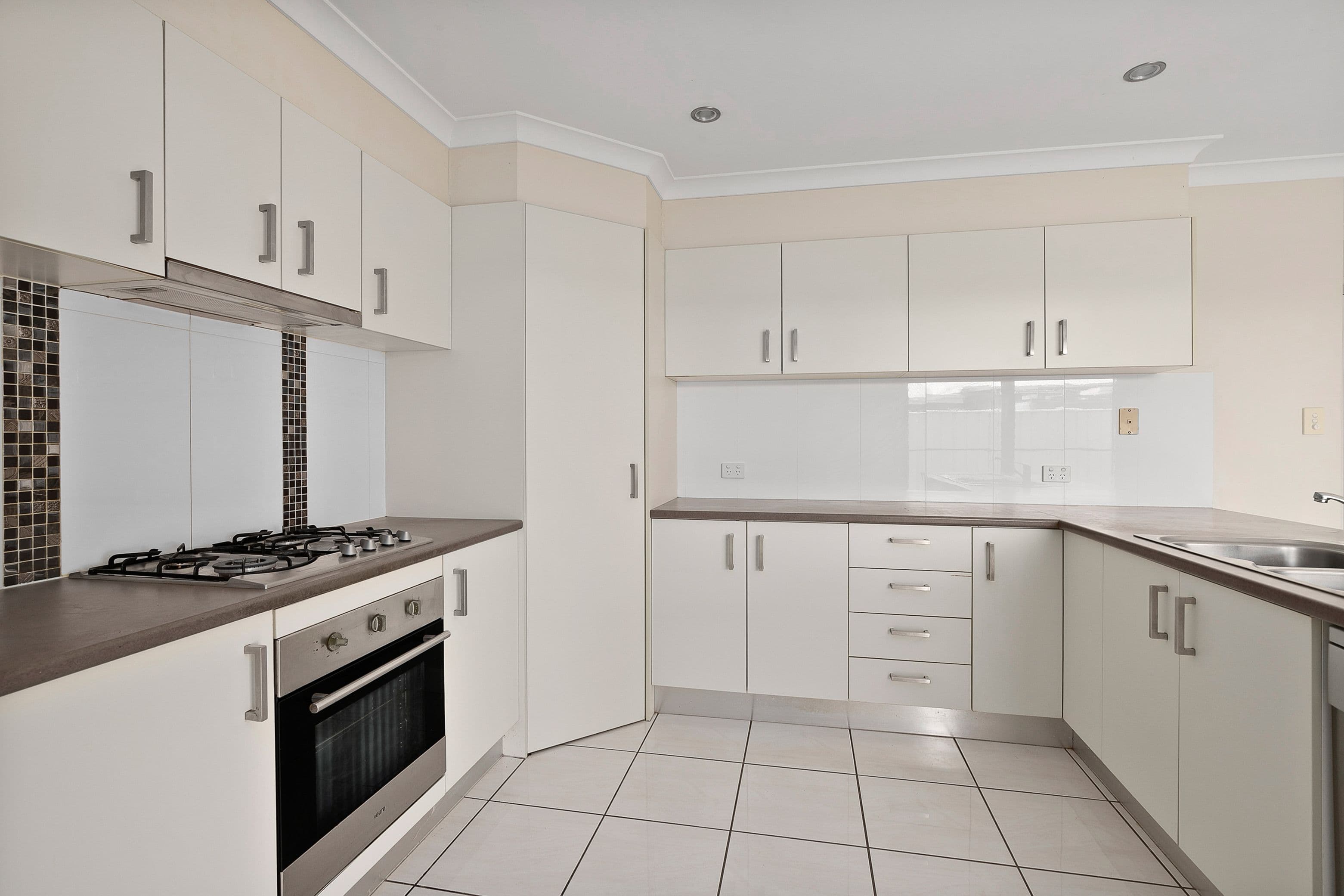 140 Opal Street, Emerald QLD 4720, Emerald - Thumbnail 5