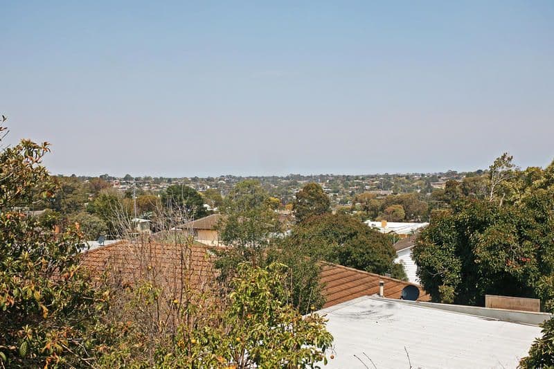 39 Reigate Road, HIGHTON VIC 3216, Highton - Thumbnail 2
