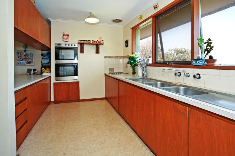 39 Reigate Road, HIGHTON VIC 3216, Highton - Thumbnail 3