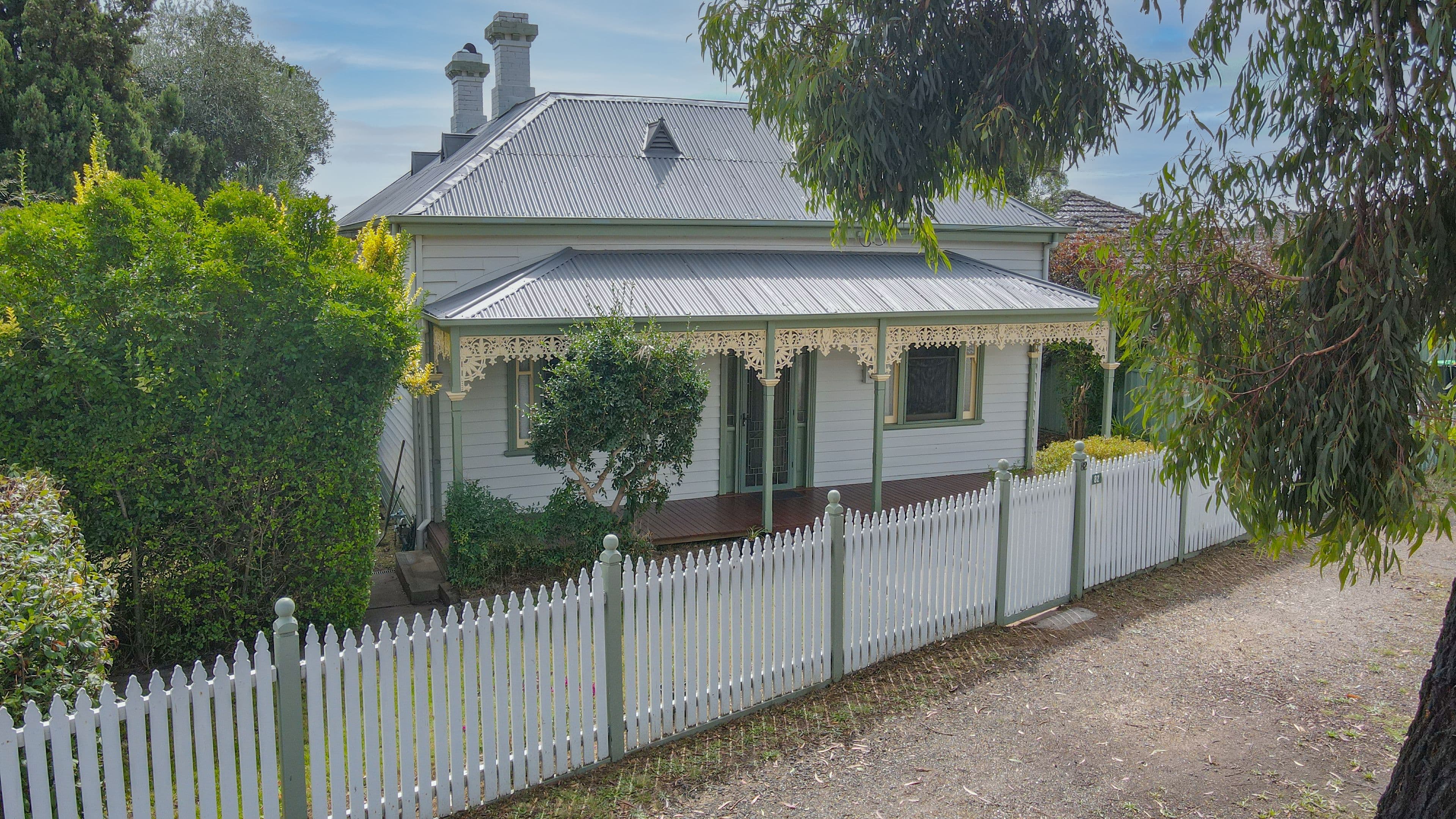 82 Gladstone Street, Quarry Hill VIC 3550, Quarry Hill - Thumbnail 2