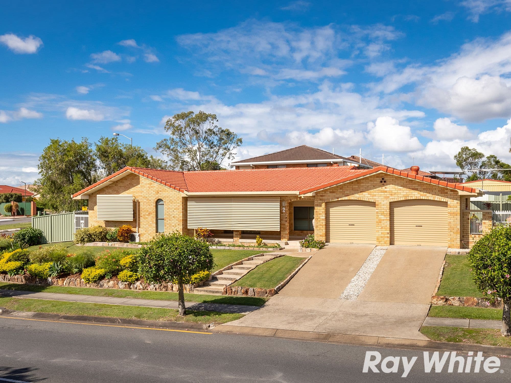 2 Bedivere Street, Carindale QLD 4152, Carindale - Thumbnail 2