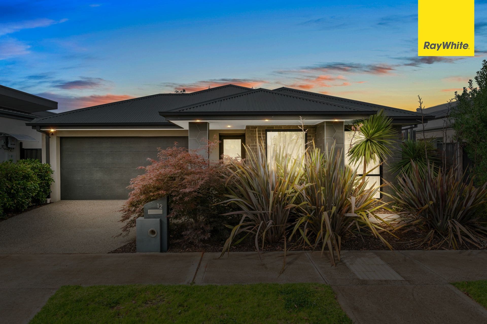 12 Wiltshire Boulevard, THORNHILL PARK VIC 3335, Thornhill Park - Thumbnail 2