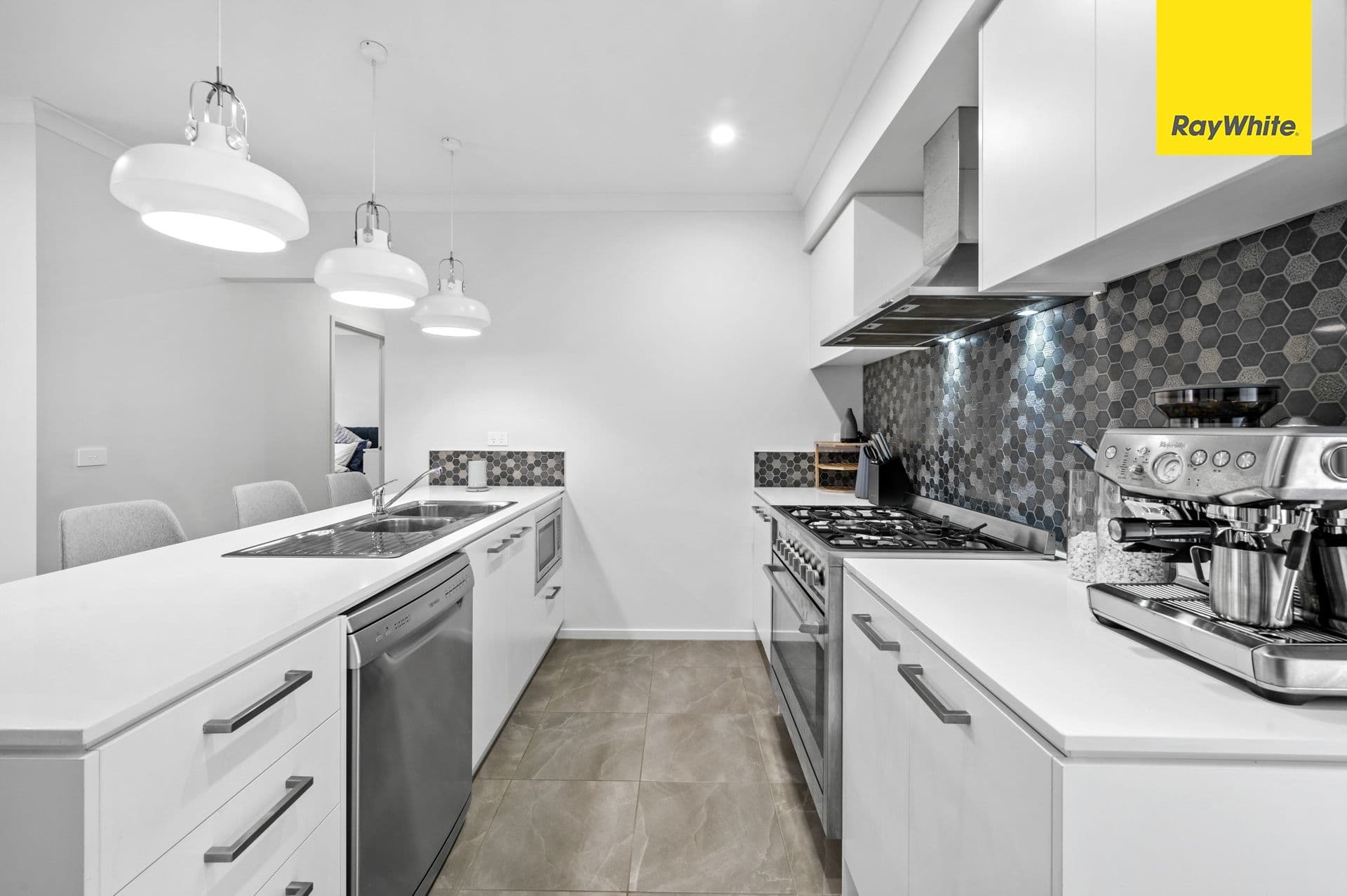 12 Wiltshire Boulevard, THORNHILL PARK VIC 3335, Thornhill Park - Thumbnail 5