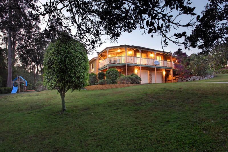 2 Fiddlewood Place, BRIDGEMAN DOWNS QLD 4035, Bridgeman Downs - Thumbnail 2
