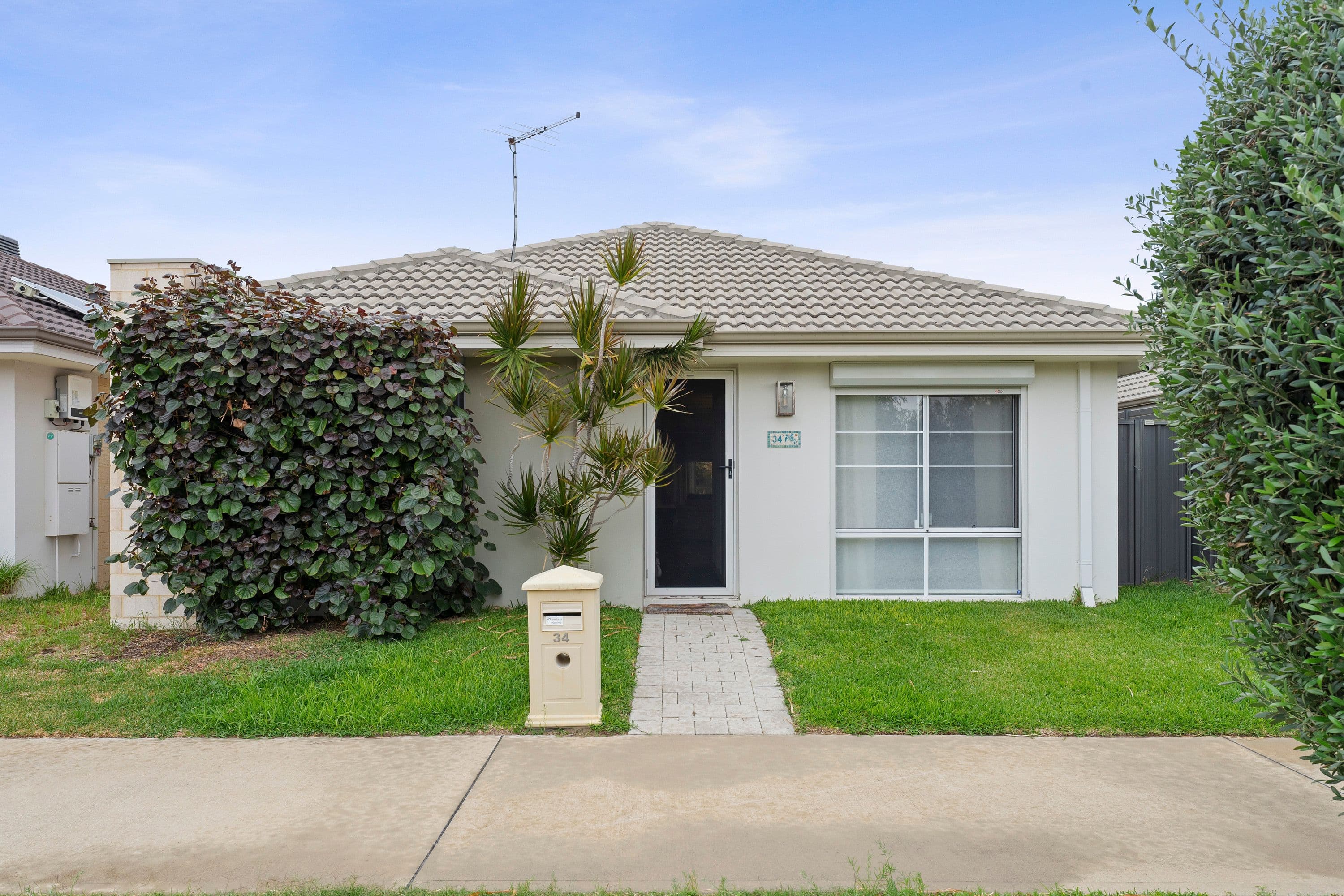 34 Bottlenose Circuit, Waikiki WA 6169, Waikiki - Image 1