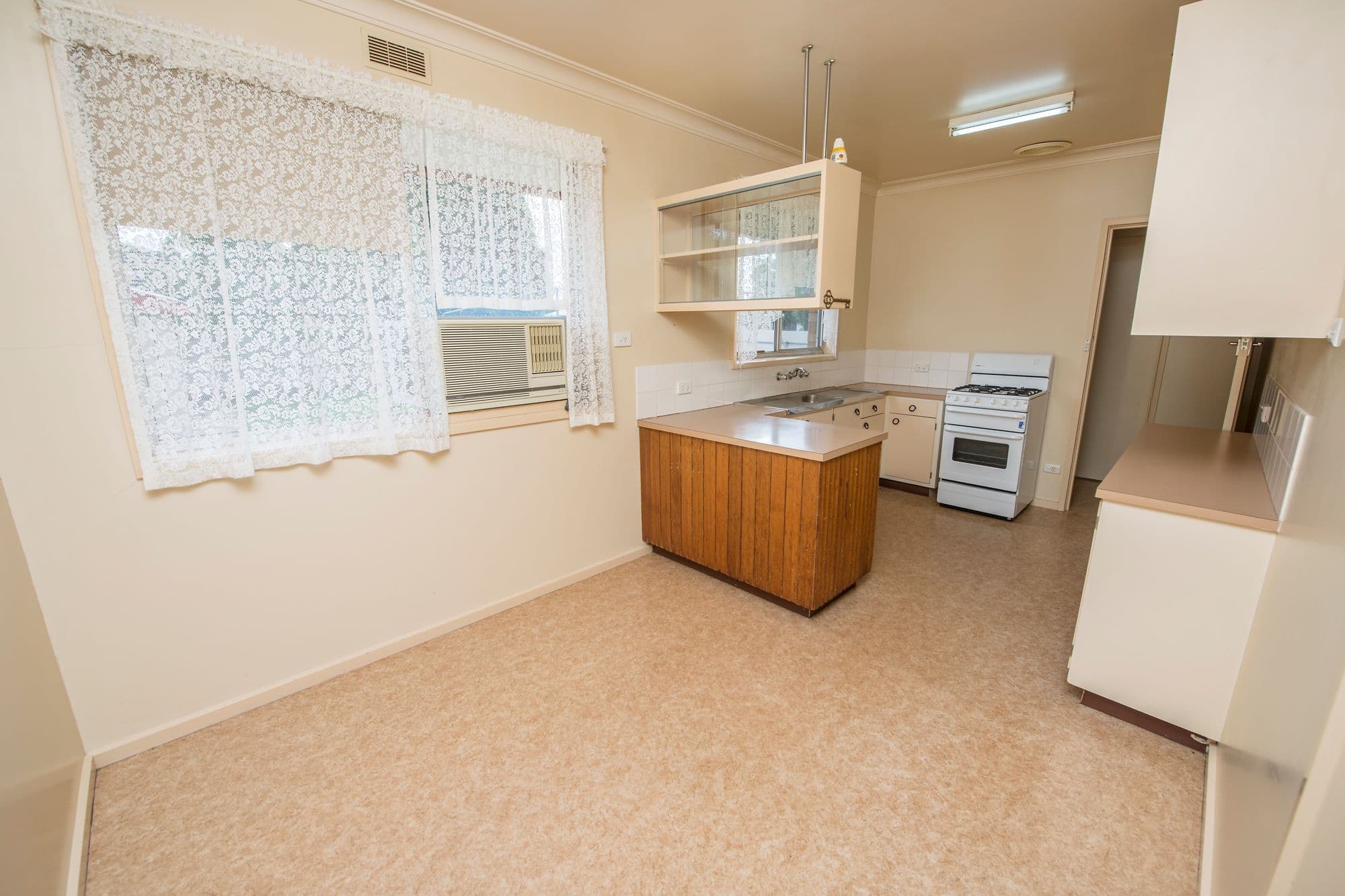 126 Chapman Street, Swan Hill VIC 3585, Swan Hill - Thumbnail 4