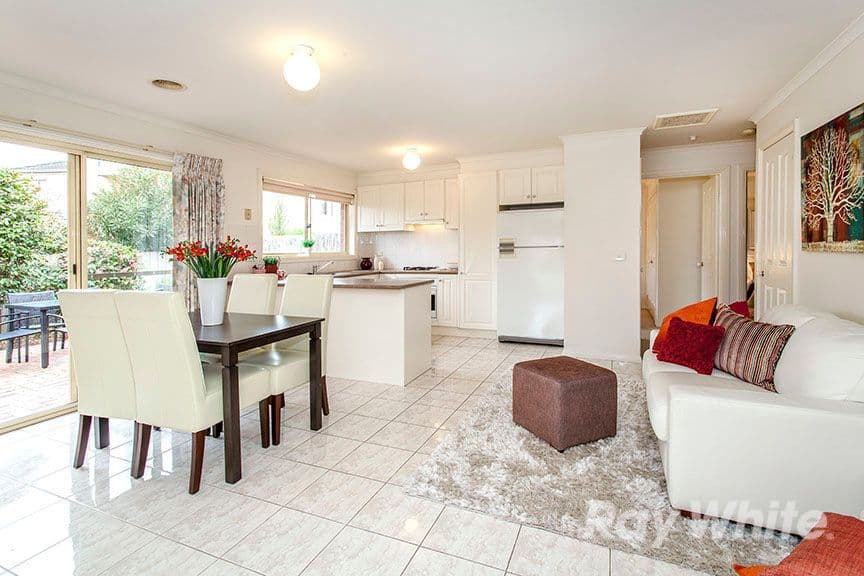 11 Kwinana Street, Glen Waverley VIC 3150, Glen Waverley - Thumbnail 4