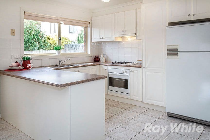 11 Kwinana Street, Glen Waverley VIC 3150, Glen Waverley - Thumbnail 5