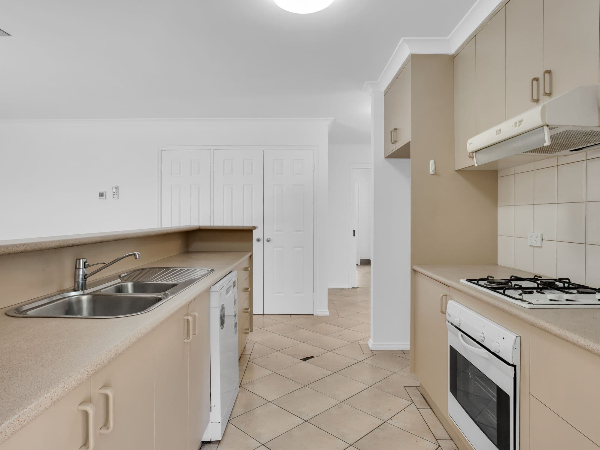24 Briwood Court, West Albury NSW 2640, West Albury - Thumbnail 2