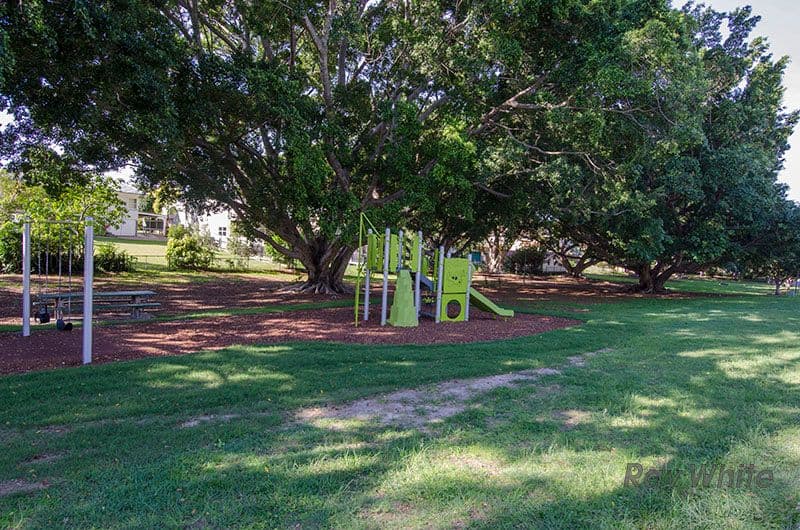 52 Victoria Street, ASHGROVE QLD 4060, Ashgrove - Thumbnail 2