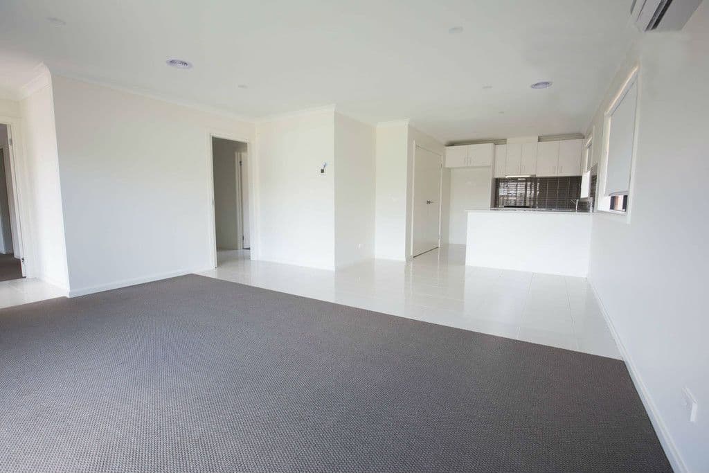 19 Brookfields Mews, Lavington - Thumbnail 4