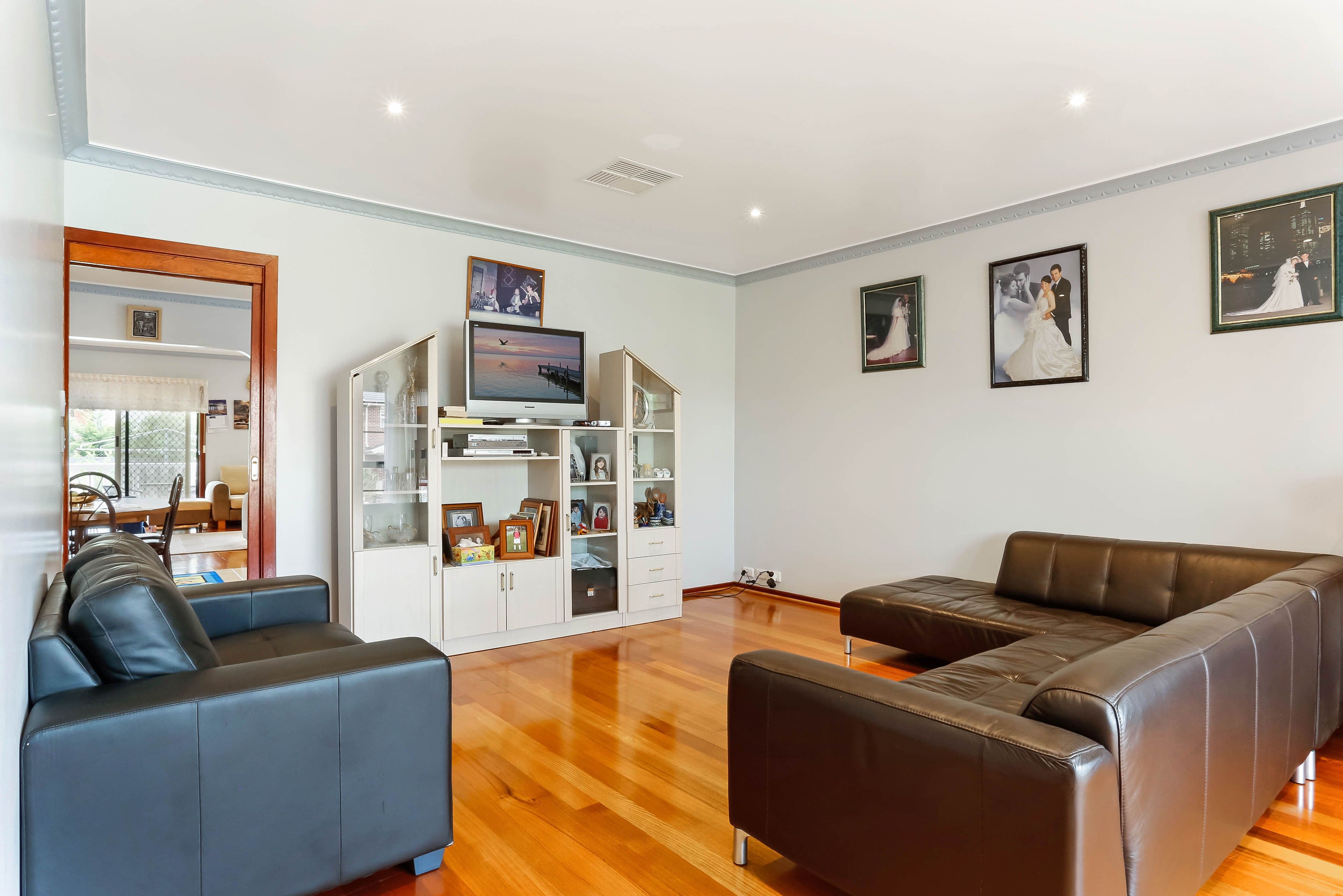 11 Melaleuca Drive, Meadow Heights VIC 3048, Meadow Heights - Thumbnail 3