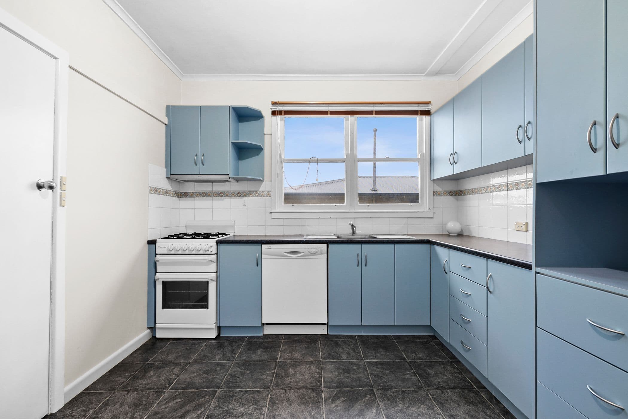11 Montgomery Street, Ararat VIC 3377, Ararat - Thumbnail 4