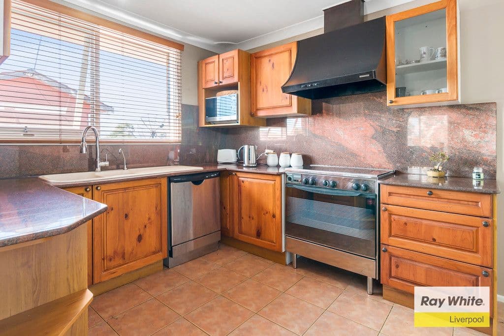 10 Colonial Place, Casula - Thumbnail 2
