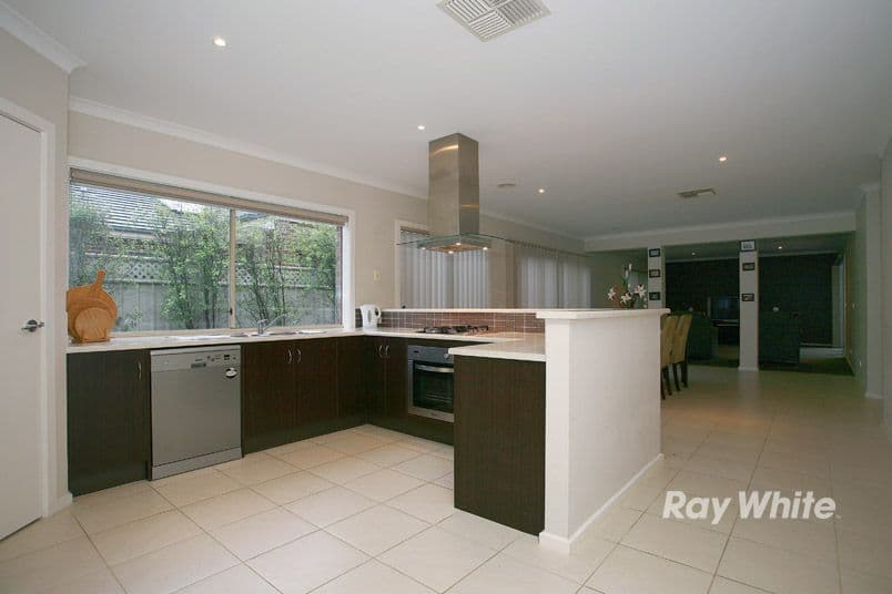 18 Weathertop Way, CRANBOURNE EAST VIC 3977, Cranbourne East - Thumbnail 6