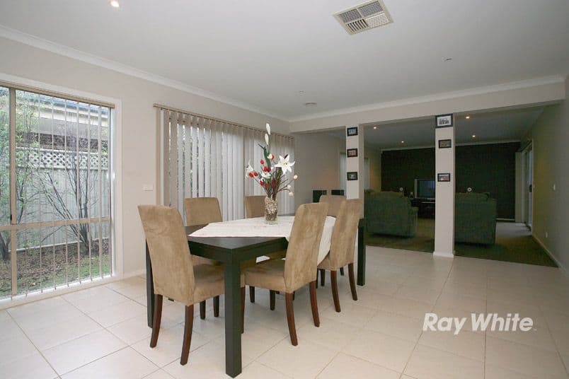 18 Weathertop Way, CRANBOURNE EAST VIC 3977, Cranbourne East - Thumbnail 8