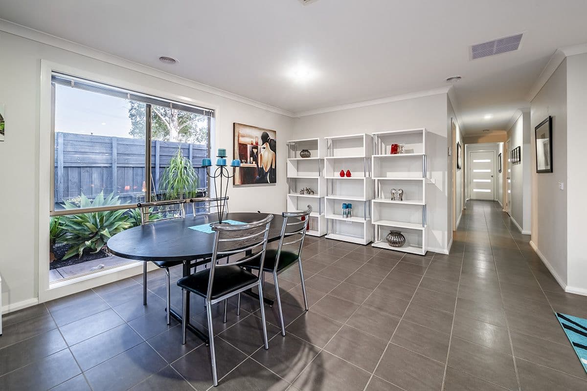 12 Hogan Street, Cranbourne East VIC 3977, Cranbourne East - Thumbnail 6