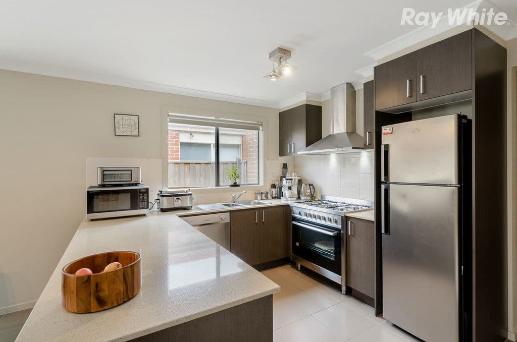22 Cemetine Terrace, Cranbourne VIC 3977, Cranbourne - Thumbnail 2