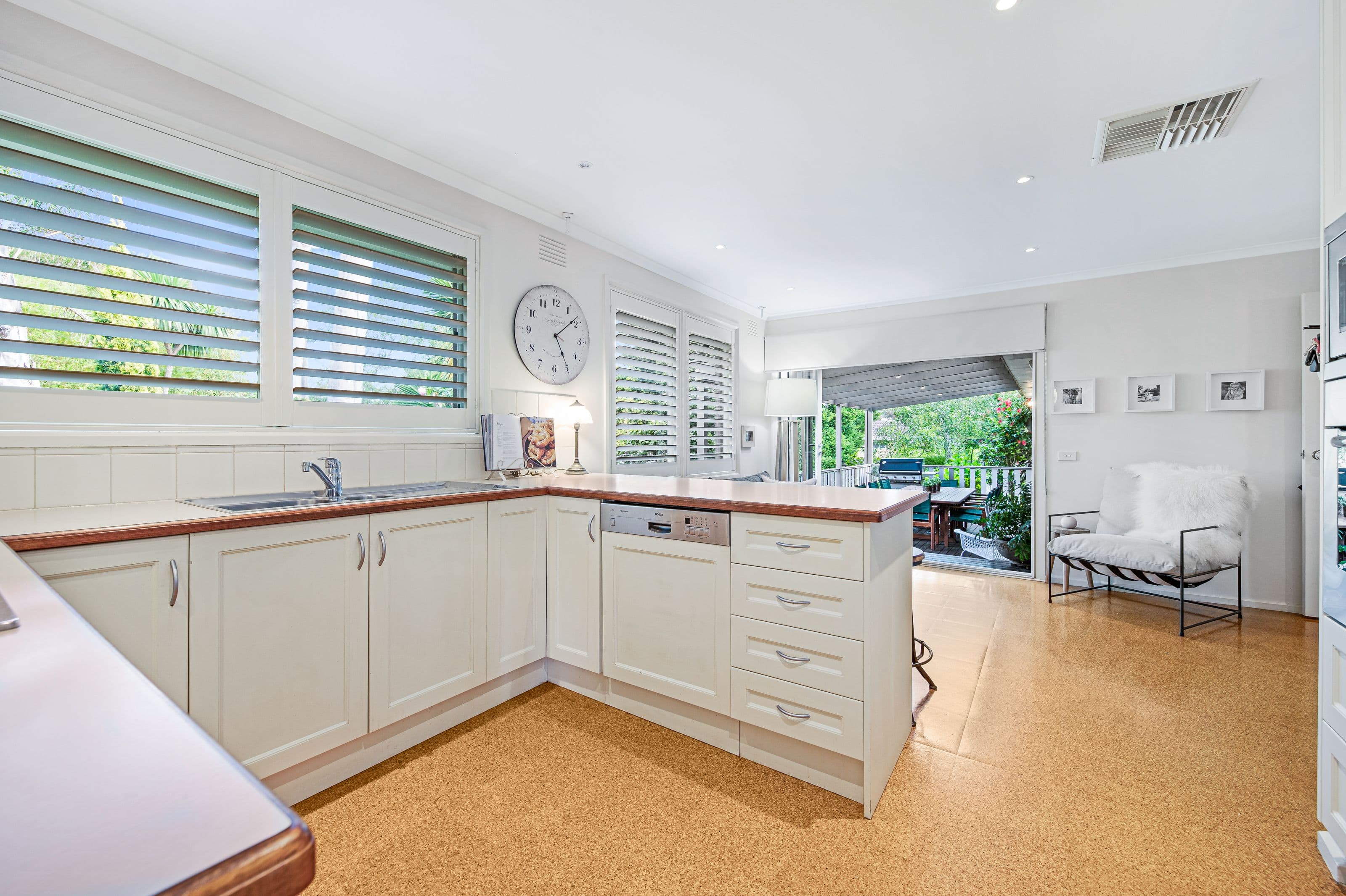 6 Rennison Court, Wheelers Hill VIC 3150, Wheelers Hill - Thumbnail 2