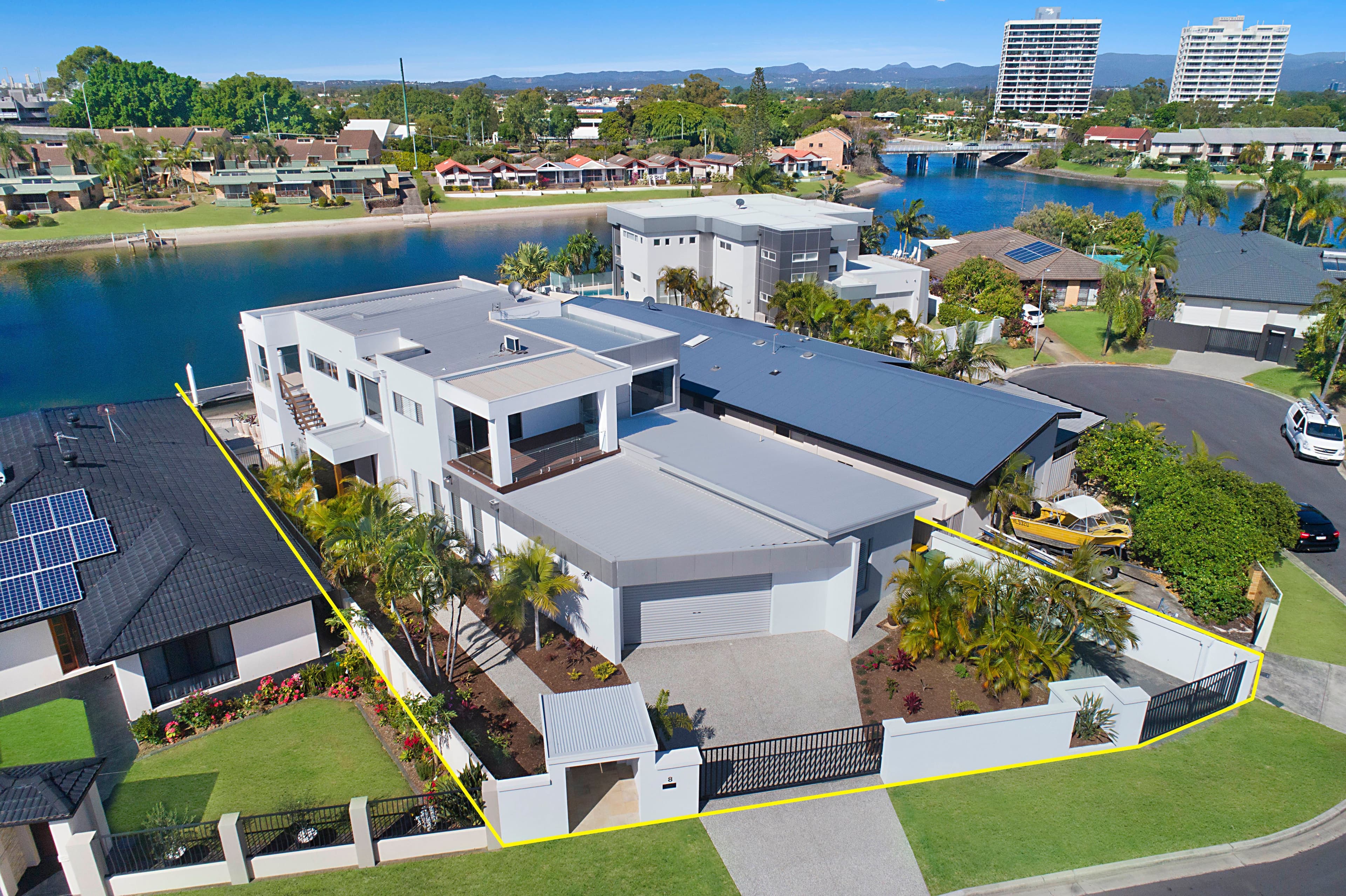 8 Helen Court, Broadbeach Waters QLD 4218, Broadbeach Waters - Image 1