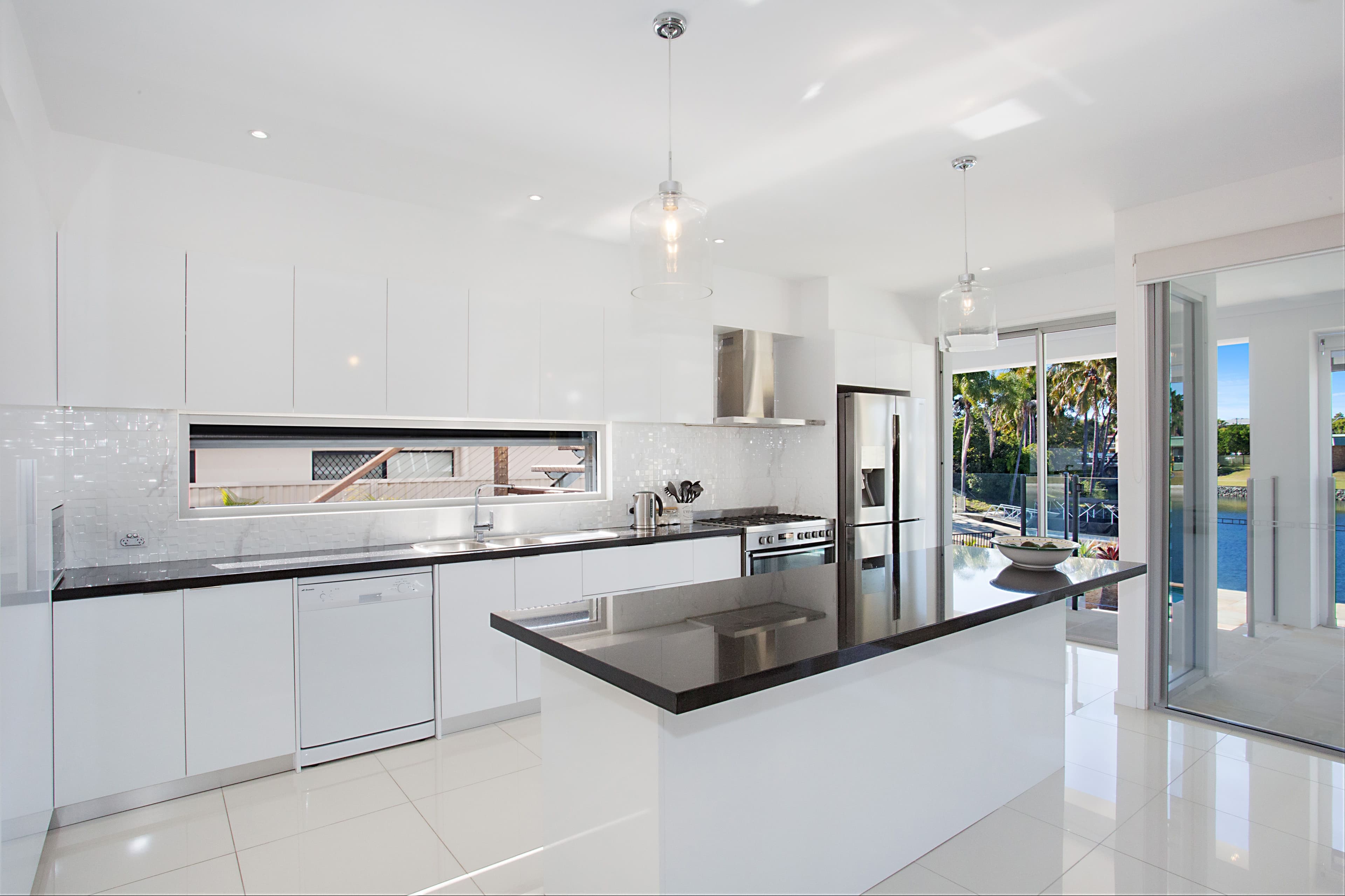 8 Helen Court, Broadbeach Waters QLD 4218, Broadbeach Waters - Thumbnail 4