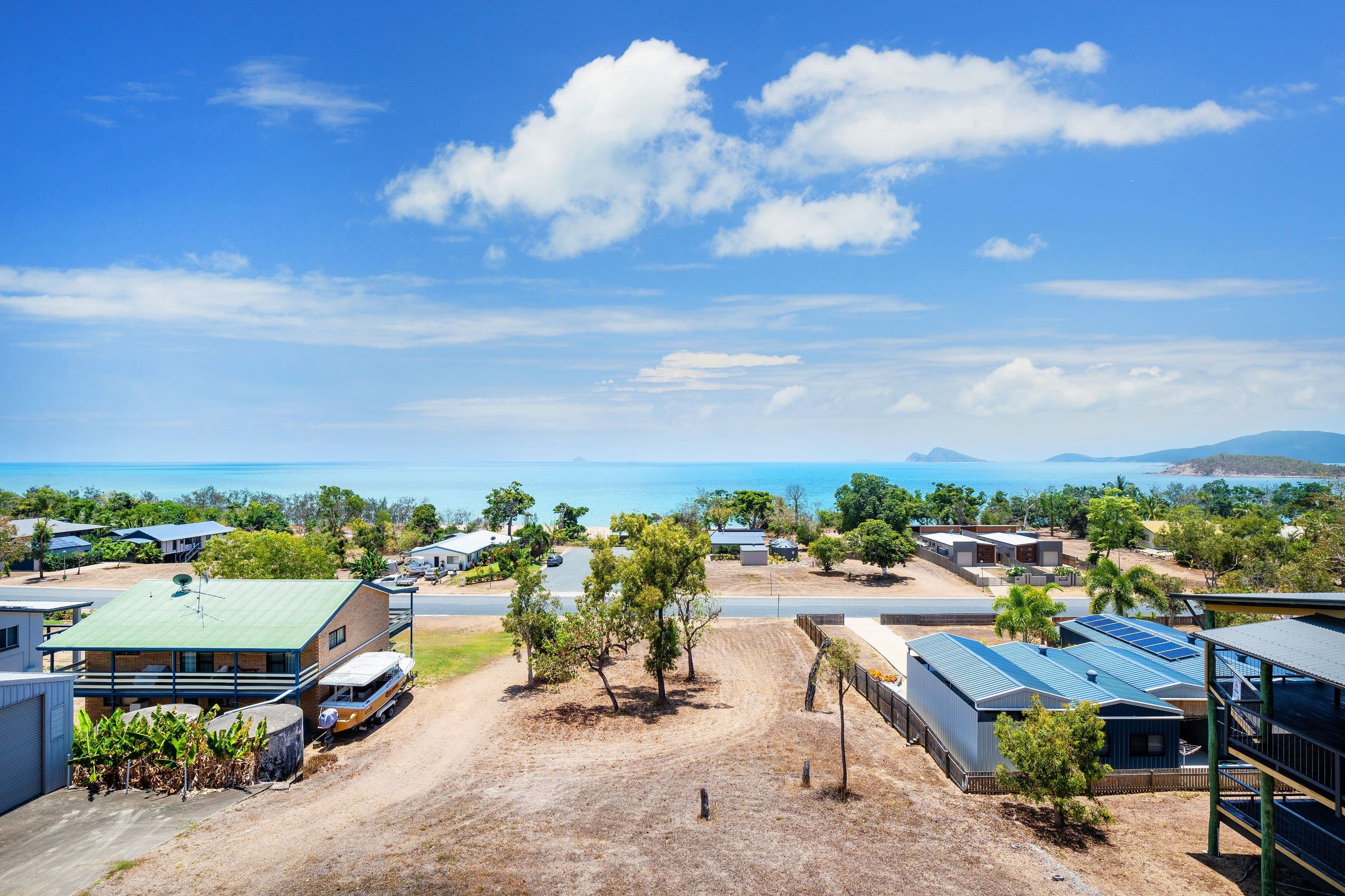 17 Roseric Crescent, Hideaway Bay QLD 4800, Hideaway Bay - Thumbnail 2